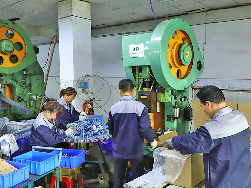 脚轮万向轮自动装配