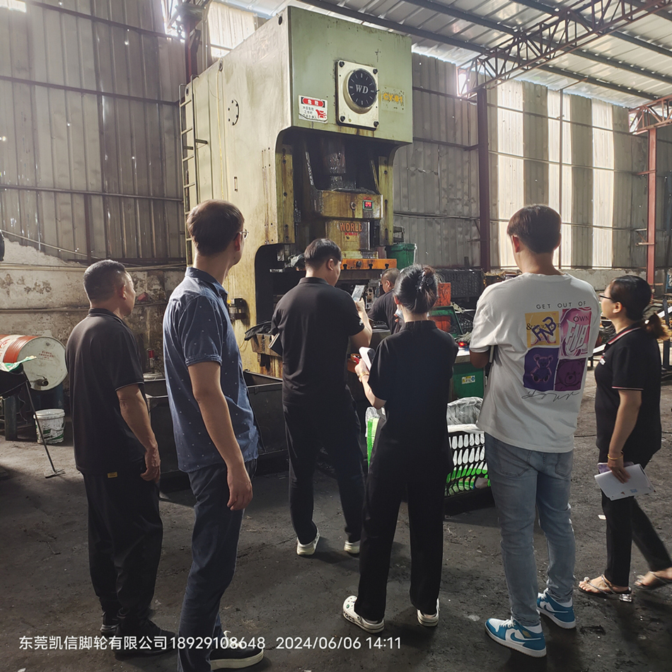 韩国客户来访工厂参观考察凯信脚轮厂家,凯信脚轮,脚轮厂家,脚轮源头厂家,脚轮厂