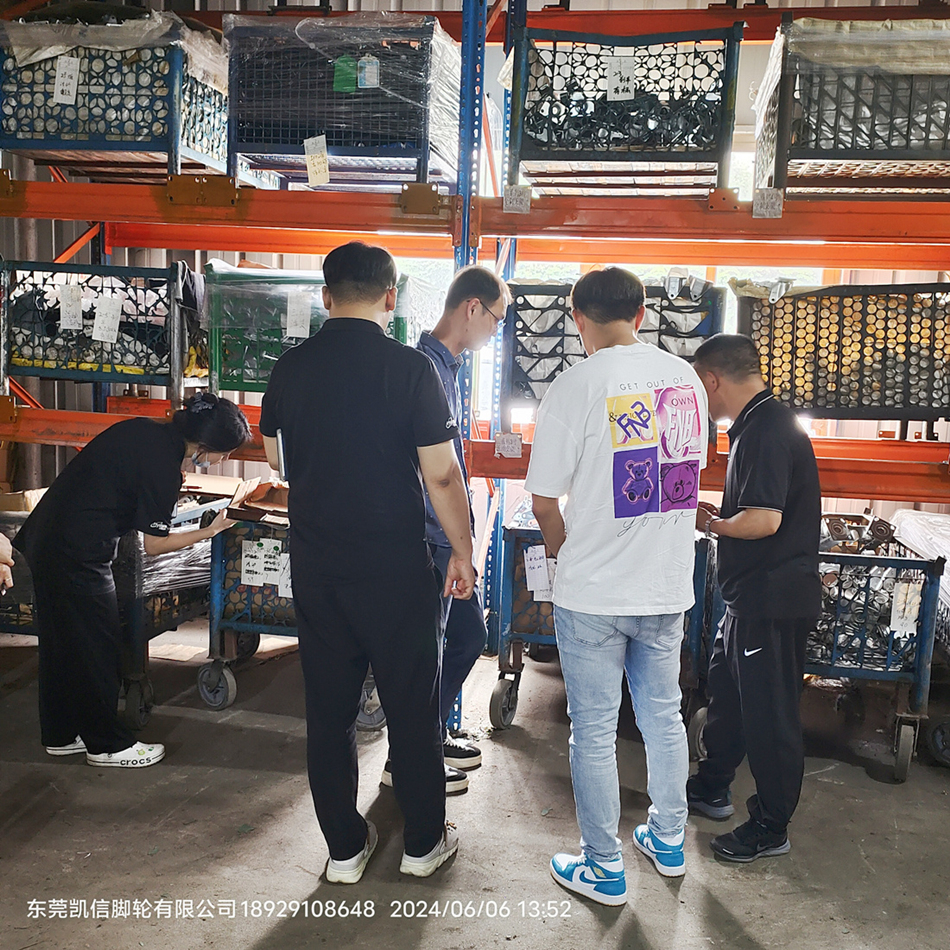 韩国客户来访工厂参观考察凯信脚轮厂家,凯信脚轮,脚轮厂家,脚轮源头厂家,脚轮厂