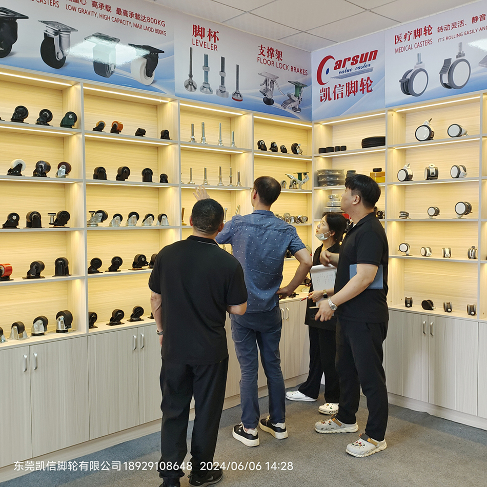 韩国客户来访工厂参观考察凯信脚轮厂家,凯信脚轮,脚轮厂家,脚轮源头厂家,脚轮厂