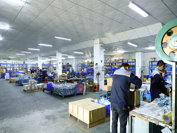 脚轮万向轮装配车间