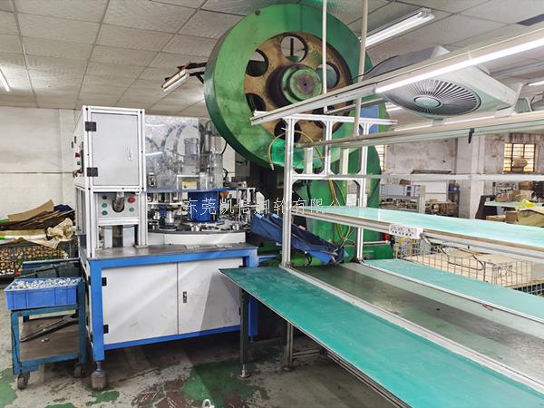 脚轮万向轮自动装配机